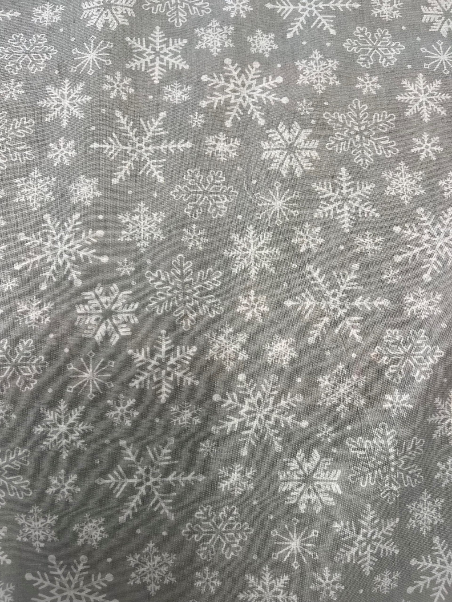 Christmas Polycotton Snowflakes Silver